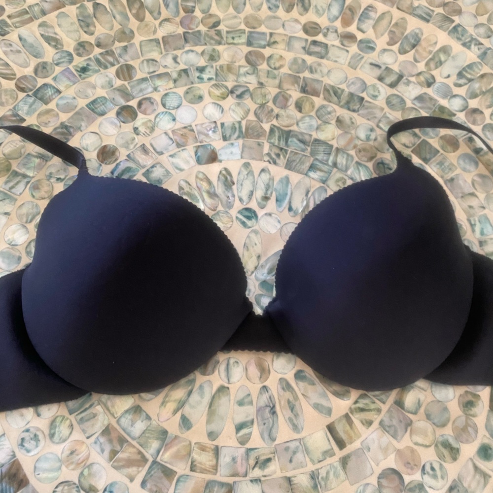 Maidenform 34B GUC ipex seamless underwire bra black